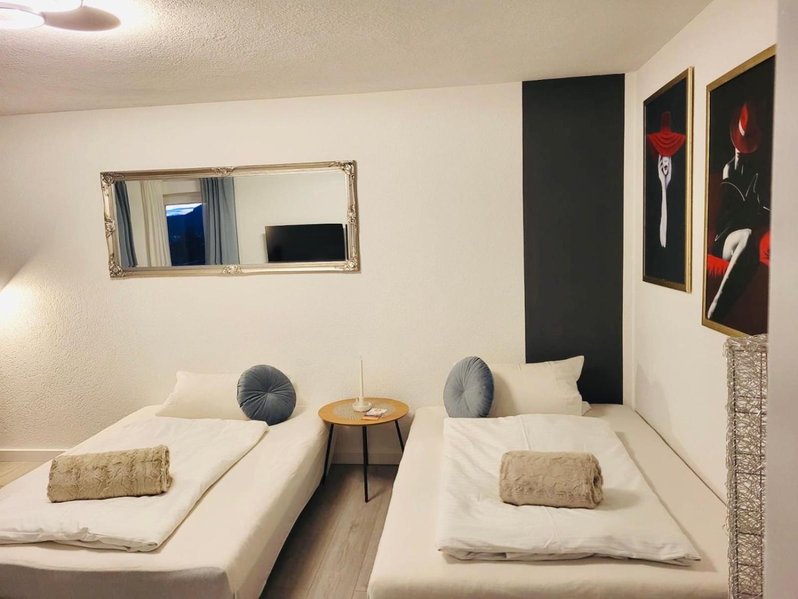 Apartment- Metzingen 메칭엔 외부 사진